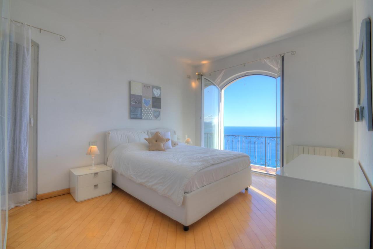 Villa Ischia Attico Sul Mare A Verezzi Борджо Вереци Екстериор снимка