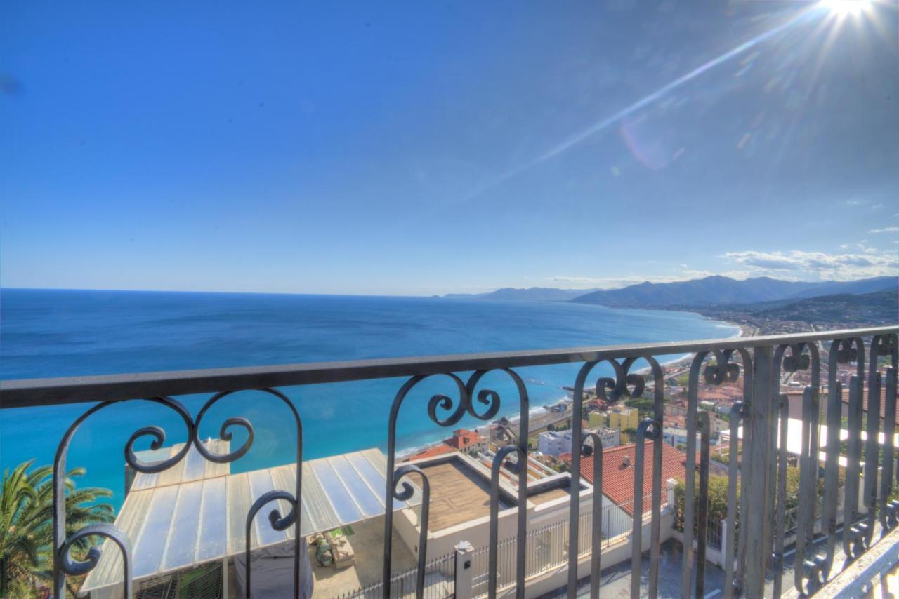 Villa Ischia Attico Sul Mare A Verezzi Борджо Вереци Екстериор снимка