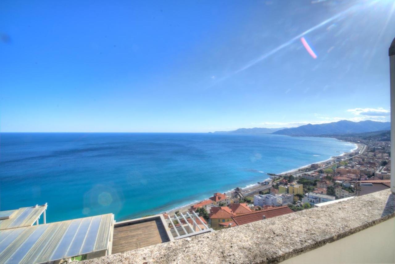Villa Ischia Attico Sul Mare A Verezzi Борджо Вереци Екстериор снимка