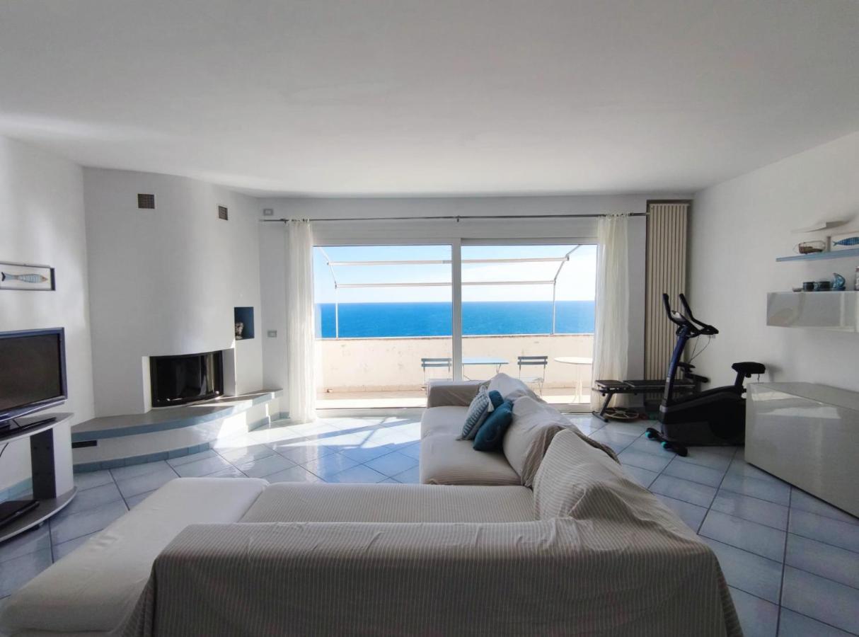 Villa Ischia Attico Sul Mare A Verezzi Борджо Вереци Екстериор снимка